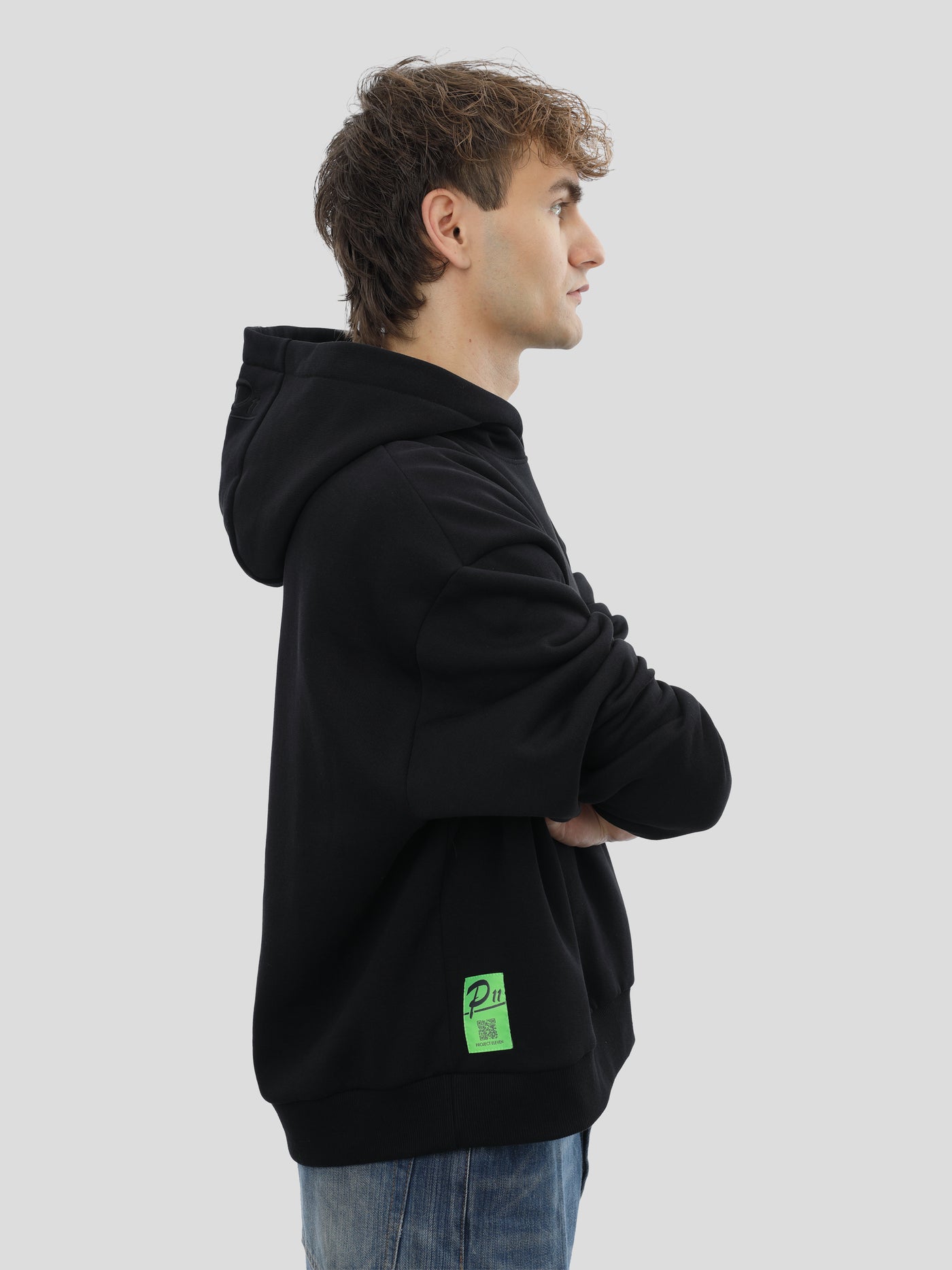 Boxy Hoodie Unisex mit Stickerei in Schwarz